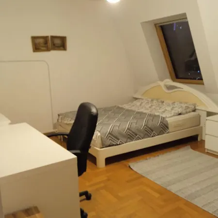 Homestay Pokoi Blizko Rondo Daszynskiego *